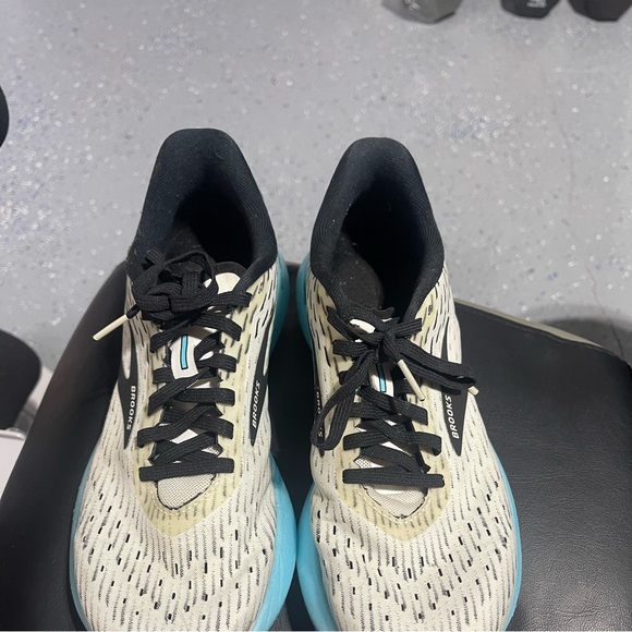 Like New Brooks - Picture 2 of 3